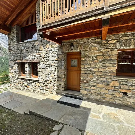 We Are 4810 Aux Pieds Du Mont-blanc Trilocale Apartment Courmayeur